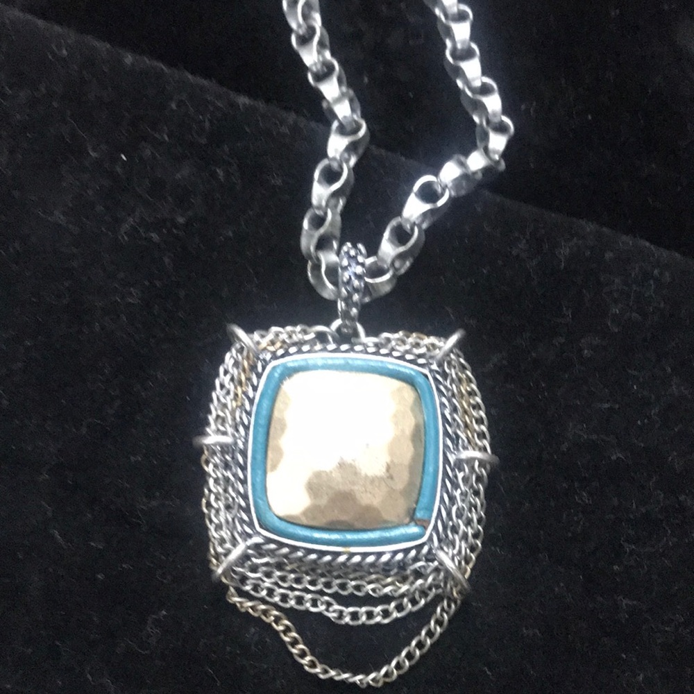 Silver tone necklace